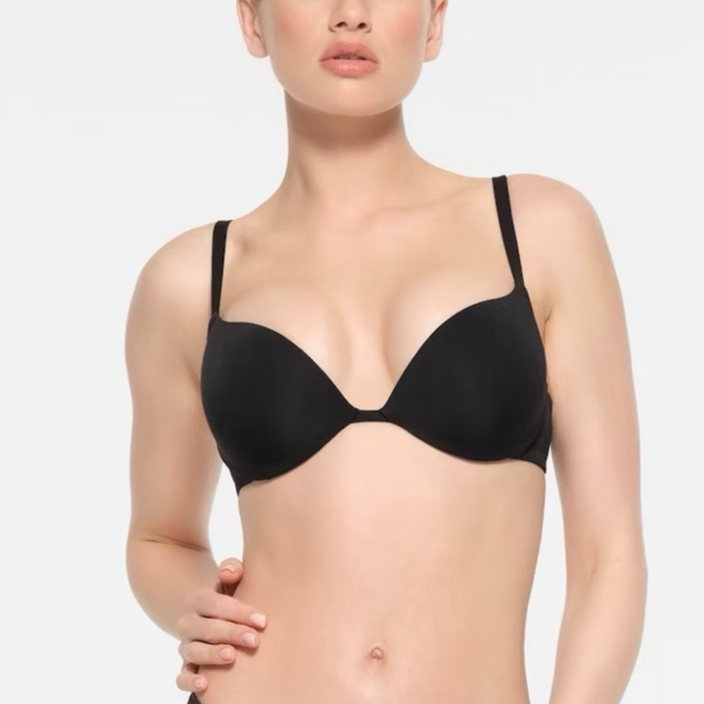 Brand New SKIMS Custom Fit Plunge Push Up Bra (34B) NWT